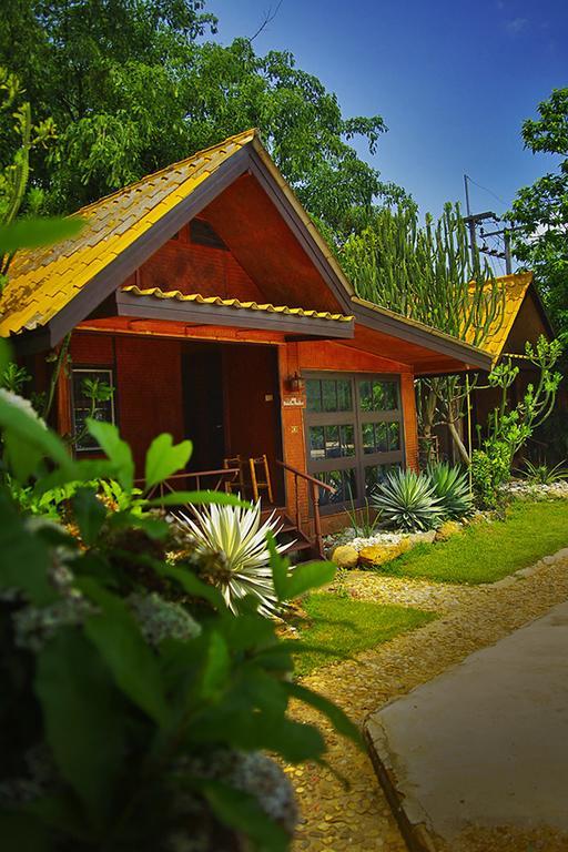 Areeya Phuree Resort Thaton Mae Ai Экстерьер фото