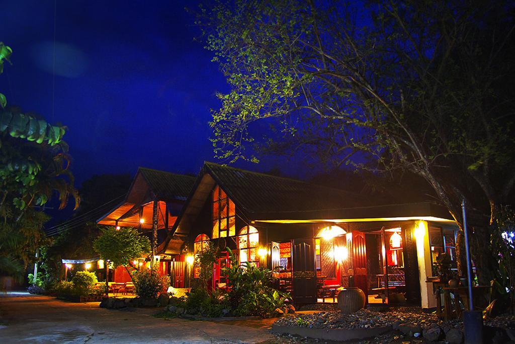 Areeya Phuree Resort Thaton Mae Ai Экстерьер фото