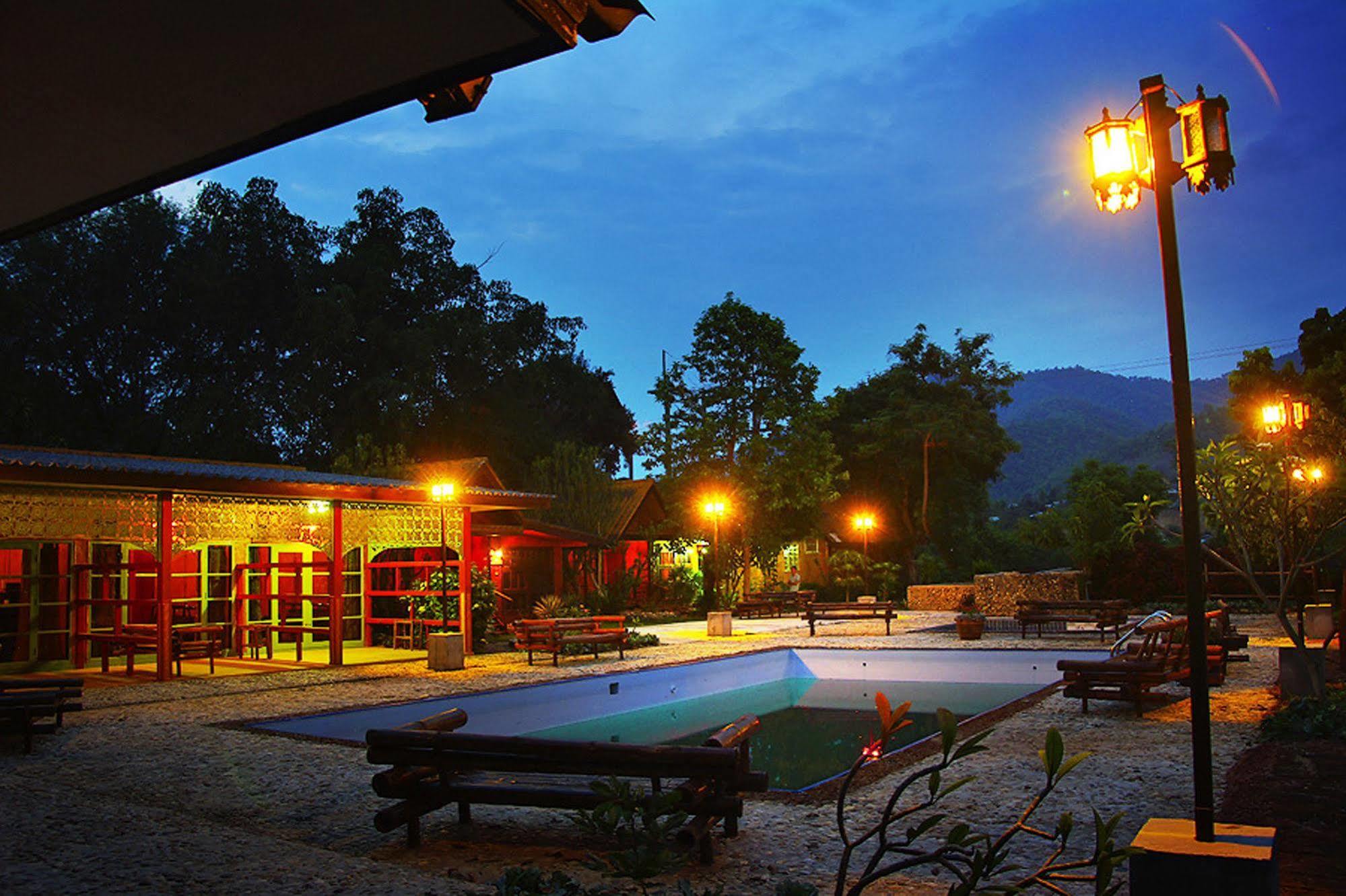 Areeya Phuree Resort Thaton Mae Ai Экстерьер фото