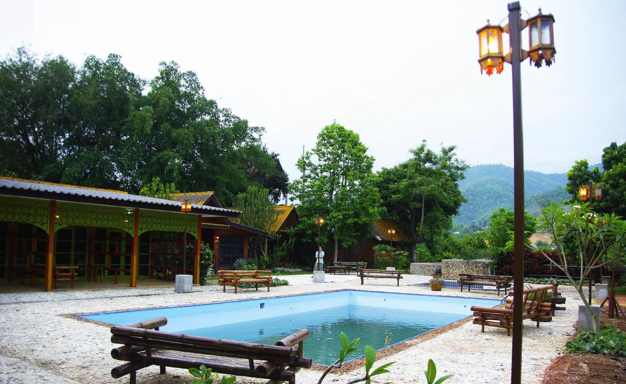 Areeya Phuree Resort Thaton Mae Ai Экстерьер фото
